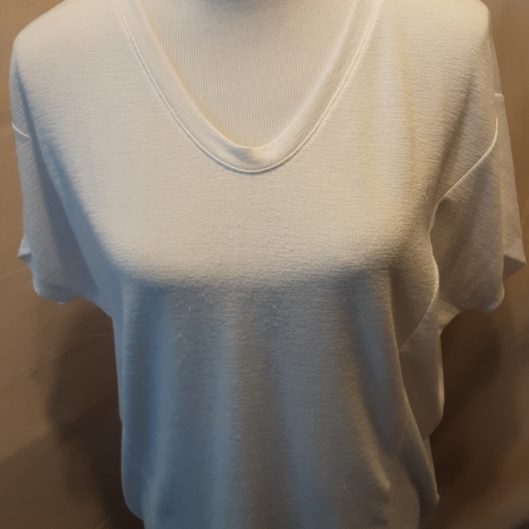 Gap V-Neck Tee w/Butterfly Sleeves SZ XS 💕 - Picture 1 of 7